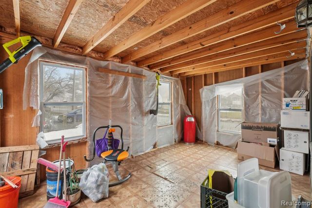 245 W Howard Street, Pontiac, MI 48342