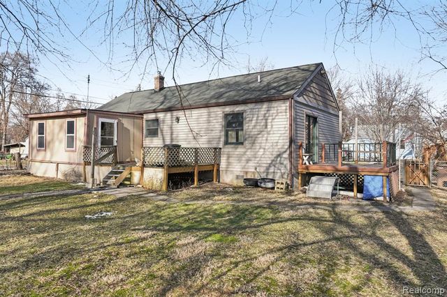 245 W Howard Street, Pontiac, MI 48342