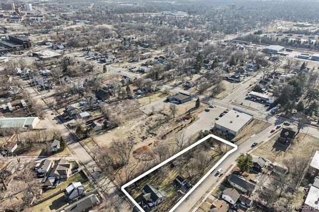 245 W Howard Street, Pontiac, MI 48342