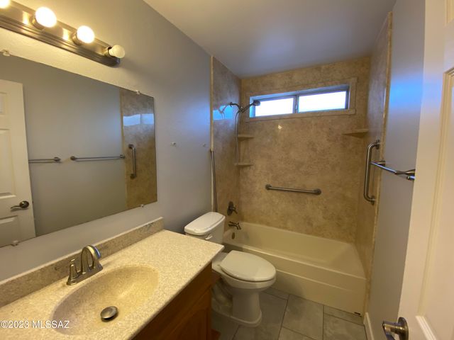7720 E David Drive, Tucson, AZ 85730