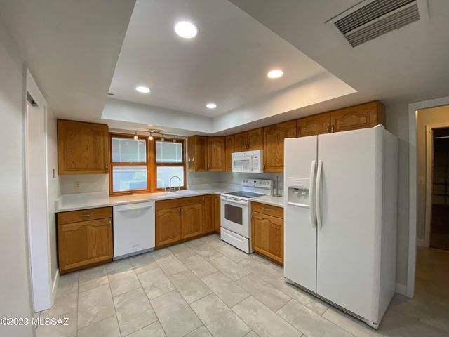 7720 E David Drive, Tucson, AZ 85730