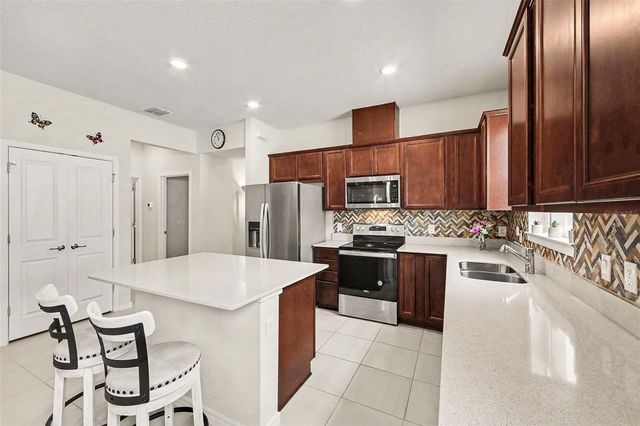 2739 SUMMER RETREAT LANE, Kissimmee, FL 34744