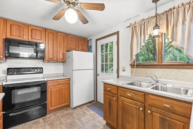 6 Woodbury Lane, Rockport, MA 01966