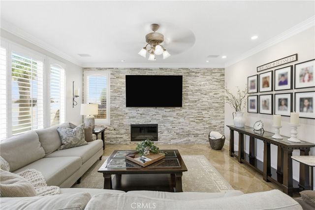 14678 Winnipeg, Fontana, CA 92336