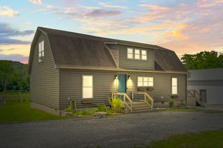 440 Honeysuckle Lane Rd, Bethpage, TN 37022