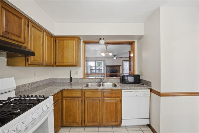 1212 Hillock XING, Virginia Beach, VA 23455
