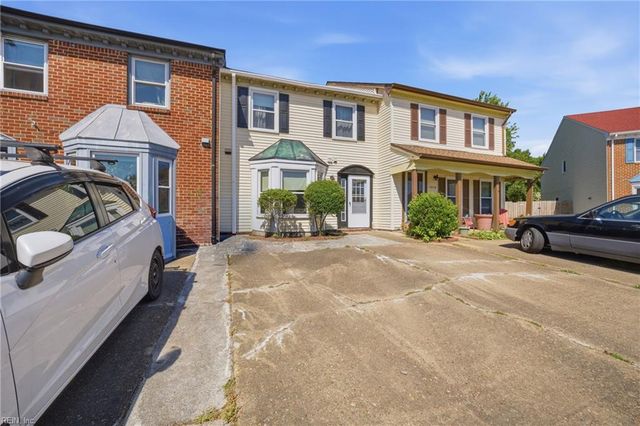 1212 Hillock XING, Virginia Beach, VA 23455
