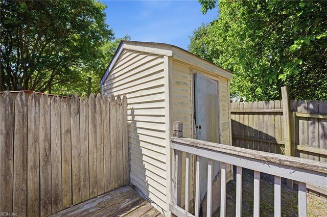 1212 Hillock XING, Virginia Beach, VA 23455