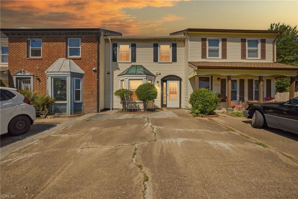 1212 Hillock XING, Virginia Beach, VA 23455