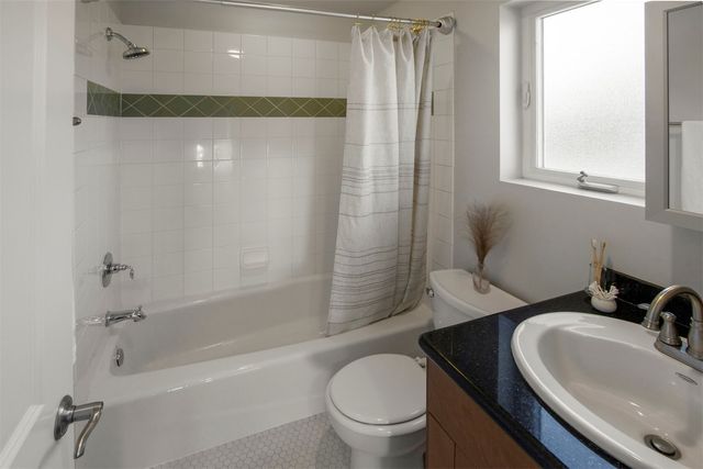3449 Gilman Avenue W, Seattle, WA 98199