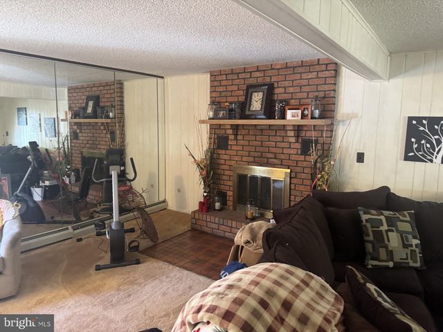 360 OHIO AVE, Shenandoah, PA 17976