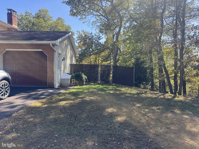 360 OHIO AVE, Shenandoah, PA 17976