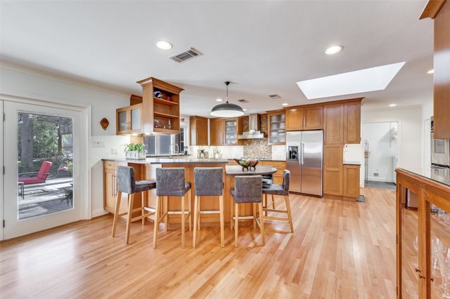 7518 Baxtershire Drive, Dallas, TX 75230