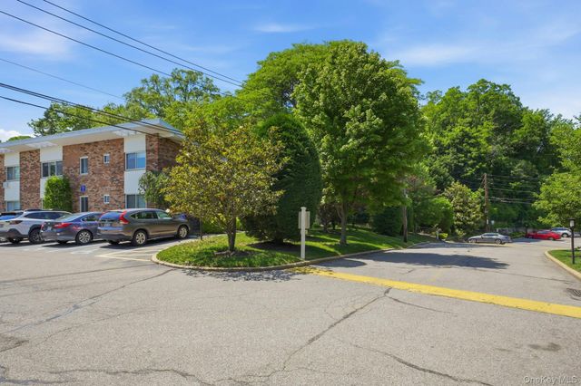 200 Lexington Avenue 8B, Oyster Bay, NY 11771