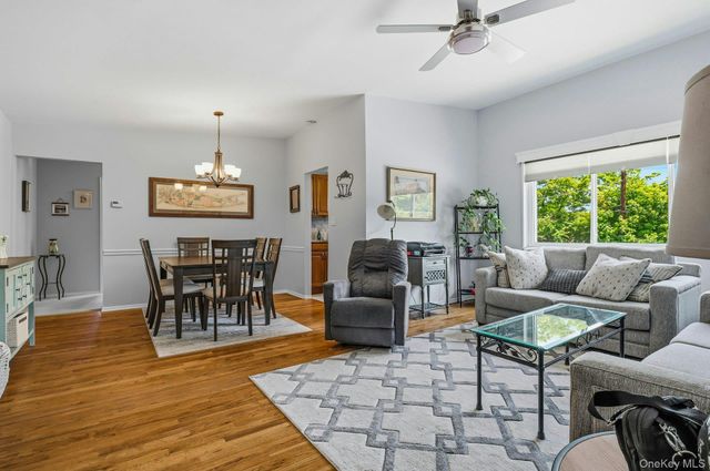 200 Lexington Avenue 8B, Oyster Bay, NY 11771