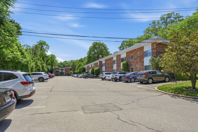 200 Lexington Avenue 8B, Oyster Bay, NY 11771