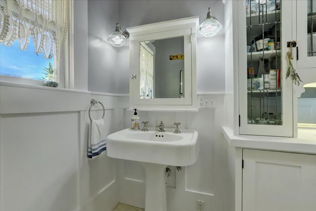 12562 Rough And Ready Hwy, Grass Valley, CA 95945