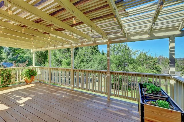12562 Rough And Ready Hwy, Grass Valley, CA 95945