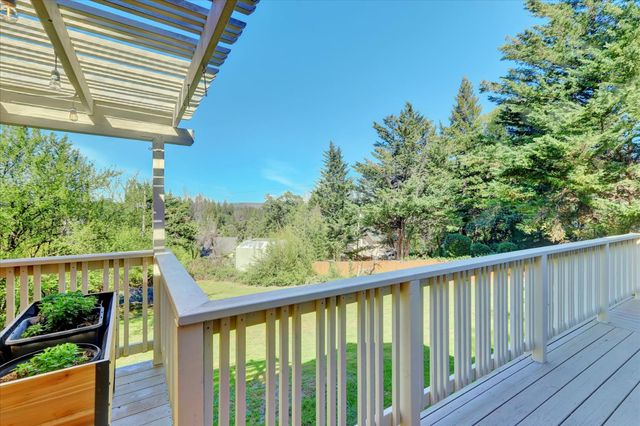12562 Rough And Ready Hwy, Grass Valley, CA 95945