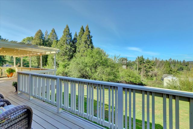 12562 Rough And Ready Hwy, Grass Valley, CA 95945