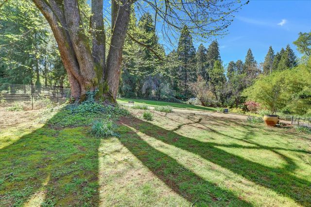 12562 Rough And Ready Hwy, Grass Valley, CA 95945