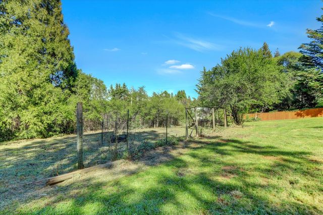12562 Rough And Ready Hwy, Grass Valley, CA 95945