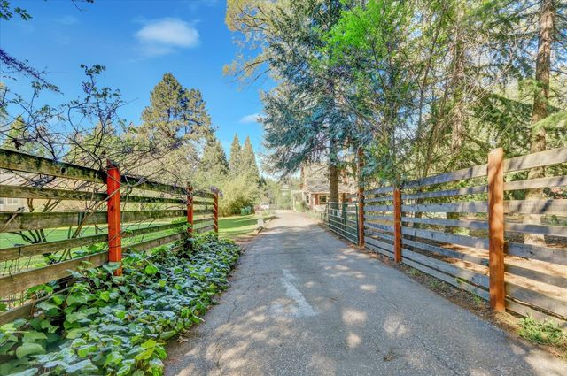 12562 Rough And Ready Hwy, Grass Valley, CA 95945