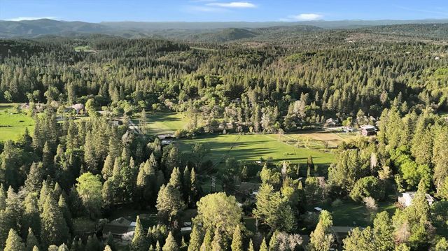 12562 Rough And Ready Hwy, Grass Valley, CA 95945