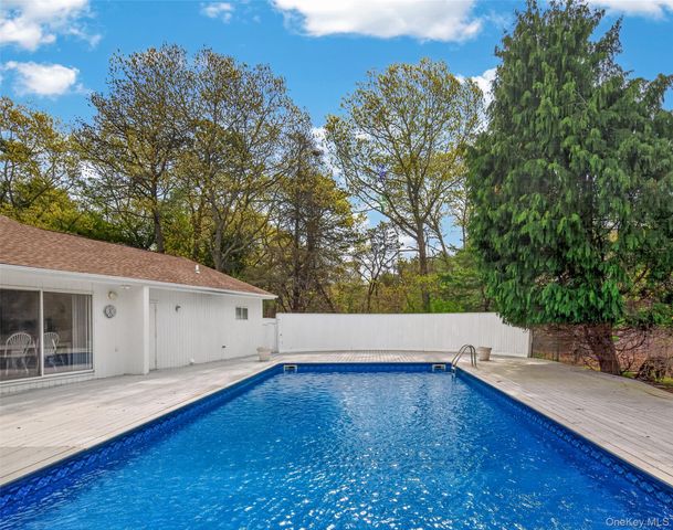 1 Whippoorwill Lane, East Quogue, NY 11942