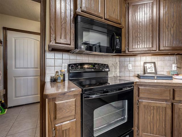 3312 Ashton Drive, Moore, OK 73160