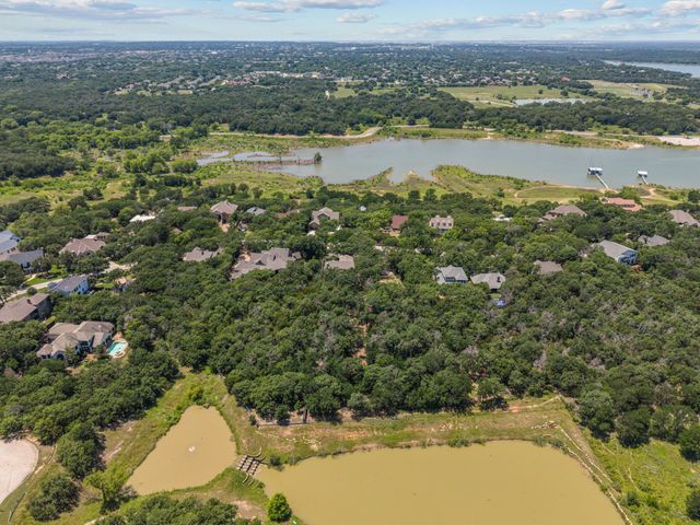 2930 Peninsula Drive, Grapevine, TX 76051