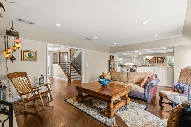2930 Peninsula Drive, Grapevine, TX 76051