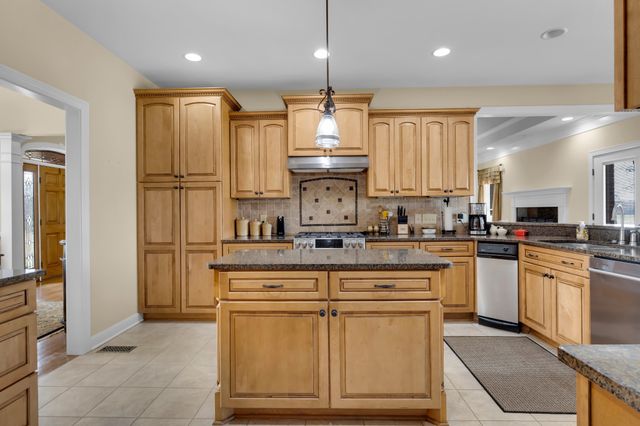 5144 Drake Rd, Cedar Hill, TN 37032