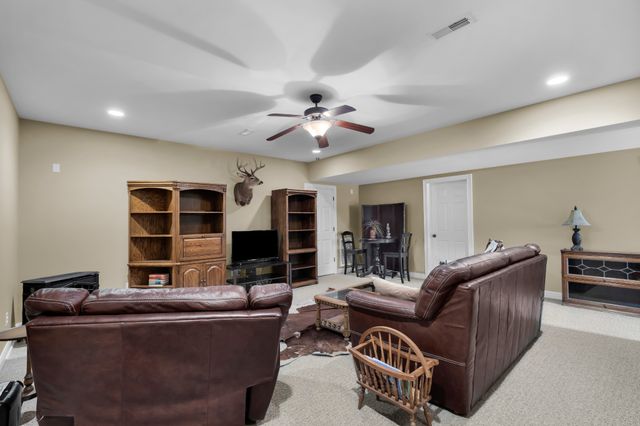5144 Drake Rd, Cedar Hill, TN 37032