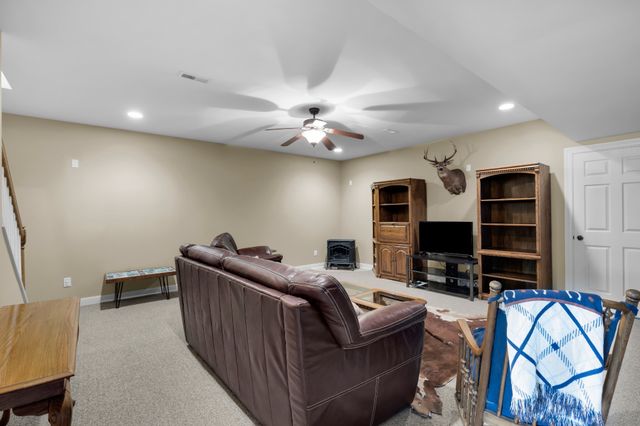 5144 Drake Rd, Cedar Hill, TN 37032