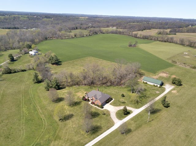 5144 Drake Rd, Cedar Hill, TN 37032