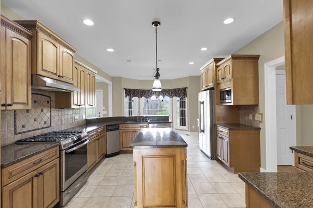 5144 Drake Rd, Cedar Hill, TN 37032