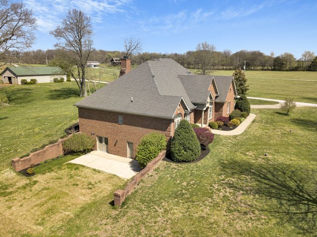 5144 Drake Rd, Cedar Hill, TN 37032