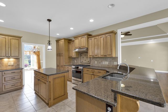 5144 Drake Rd, Cedar Hill, TN 37032