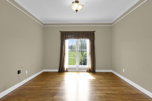 5144 Drake Rd, Cedar Hill, TN 37032
