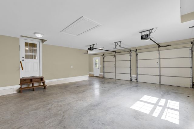 5144 Drake Rd, Cedar Hill, TN 37032