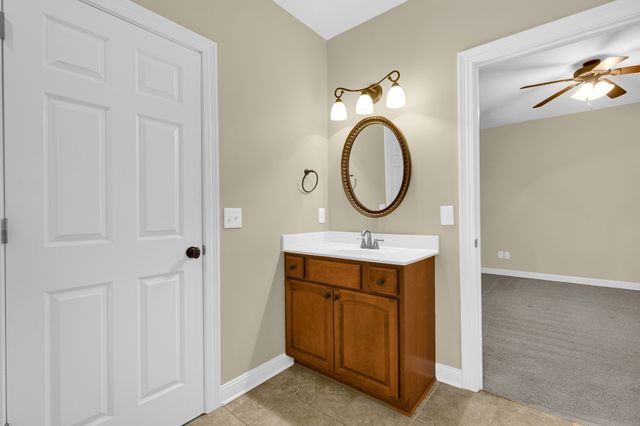 5144 Drake Rd, Cedar Hill, TN 37032
