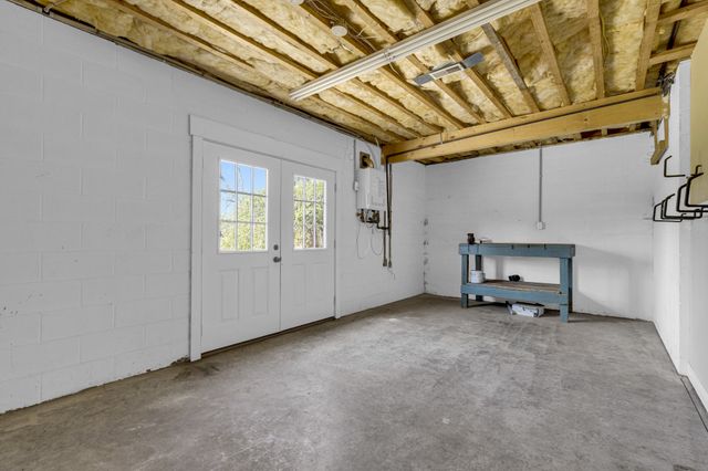 5144 Drake Rd, Cedar Hill, TN 37032