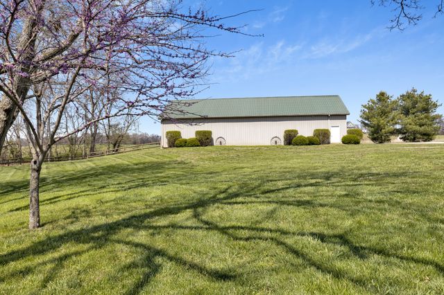 5144 Drake Rd, Cedar Hill, TN 37032