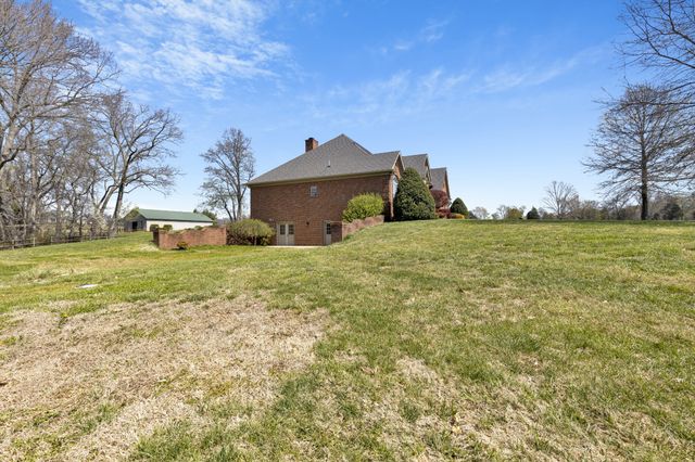 5144 Drake Rd, Cedar Hill, TN 37032