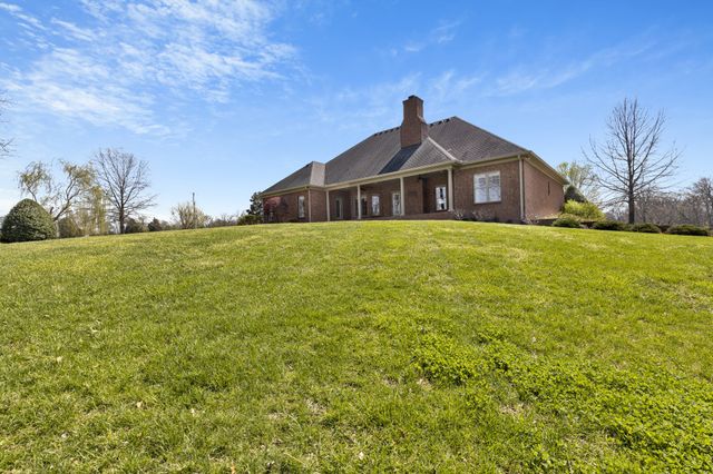 5144 Drake Rd, Cedar Hill, TN 37032