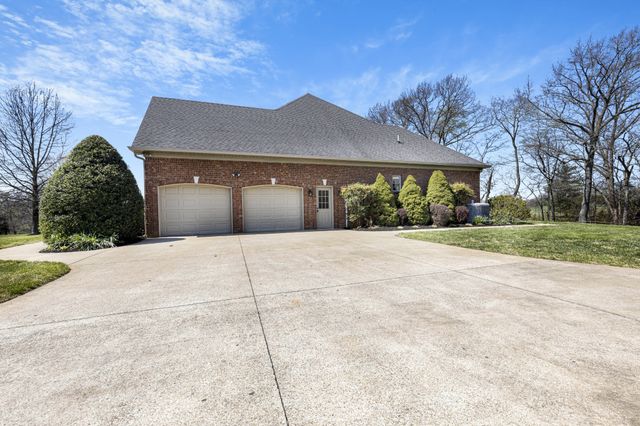 5144 Drake Rd, Cedar Hill, TN 37032
