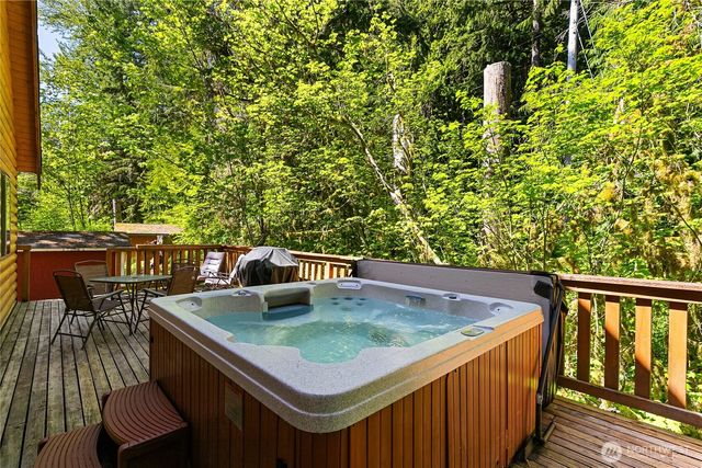 12026 Shuksan Rim Drive, Deming, WA 98244