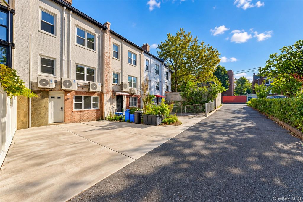 93-07 69th Avenue, Forest Hills, NY 11375 — photo 2