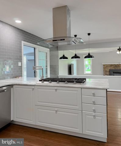 1200 E PATUXENT DR E, La Plata, MD 20646